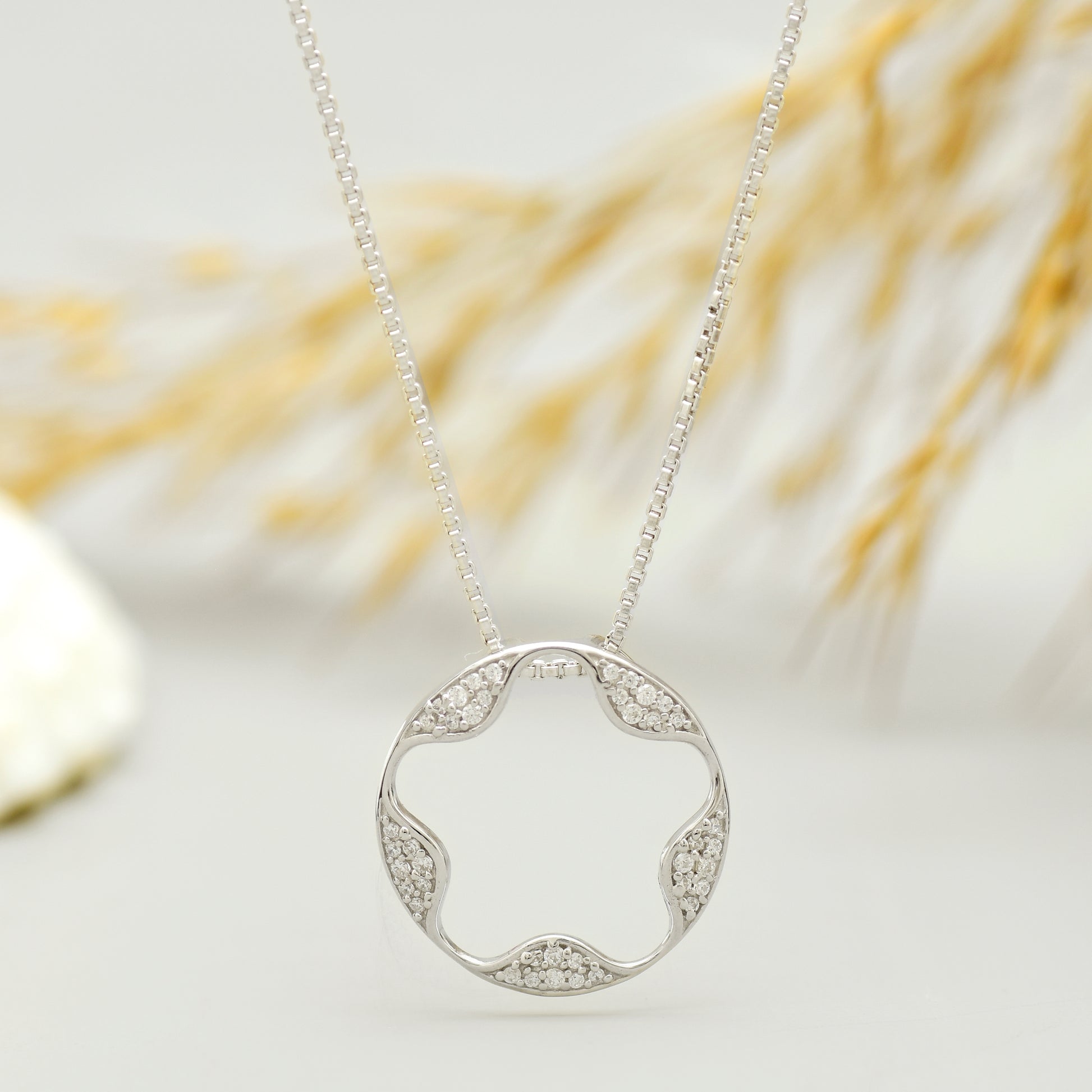 Gold Wavy Circle Pendant - 925 Silver